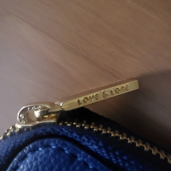 ✅✅ SOLD ✅✅ Love and Lore Travel Wallet in navy blue - Picture 5 of 9